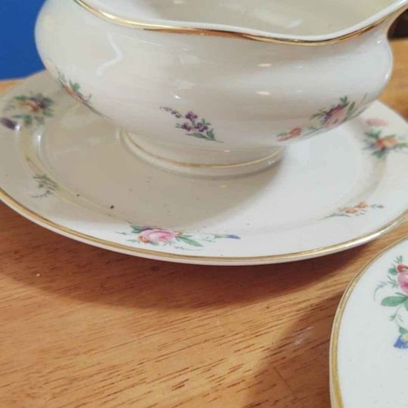 Vintage Old Ivory Syracuse China Selma Gravy Bowl and Plate. - Picture 9 of 9